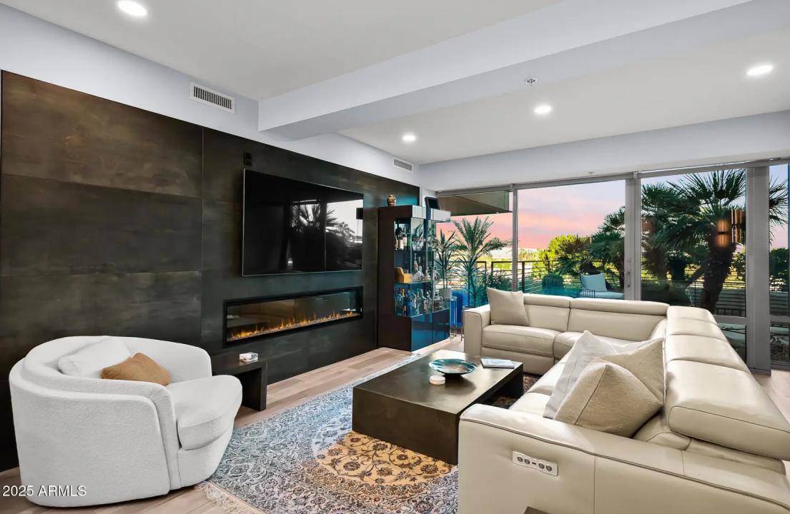 Real Estate Picture 17