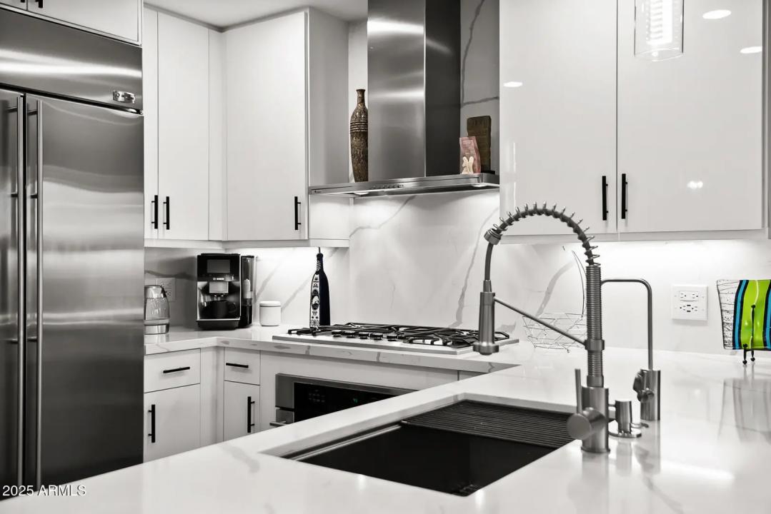 Real Estate Picture 24