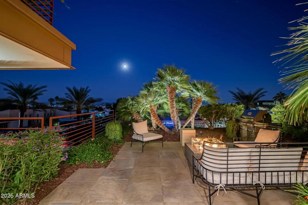 Real Estate Picture 11