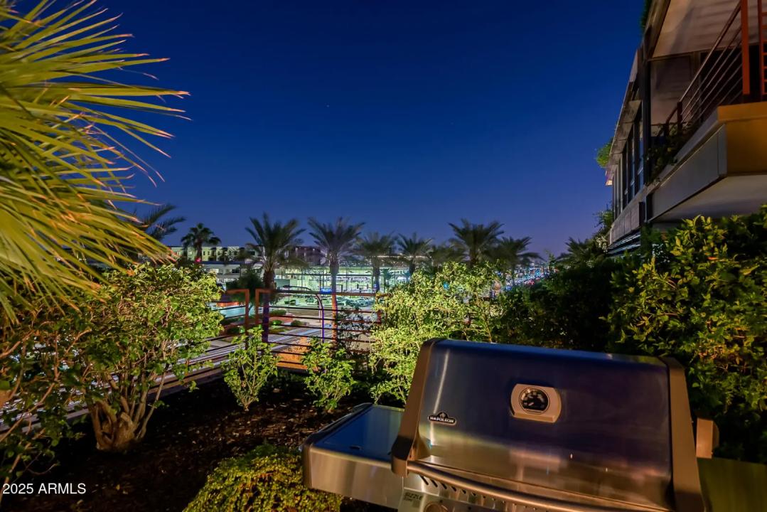 Real Estate Picture 14