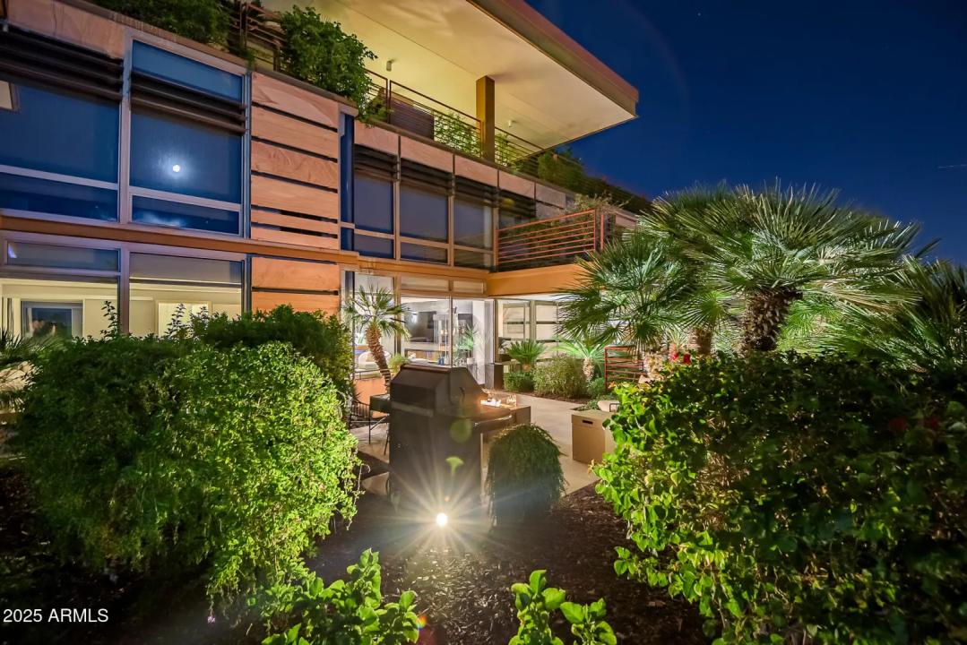 Real Estate Picture 12