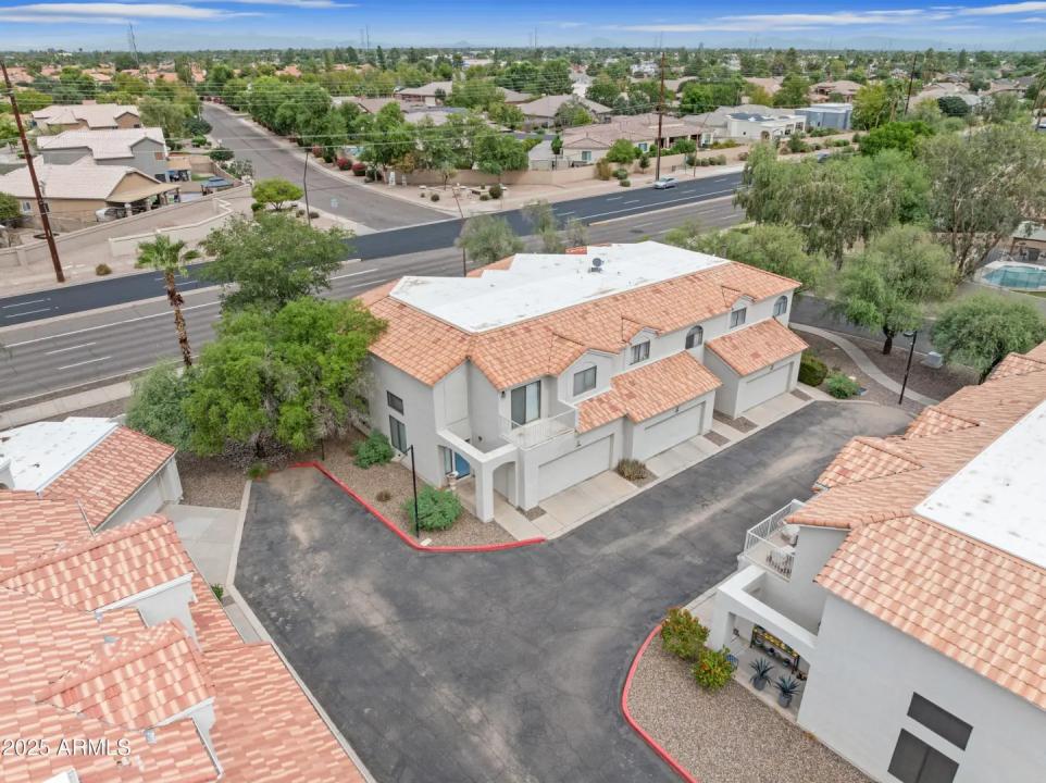 Real Estate Picture 4