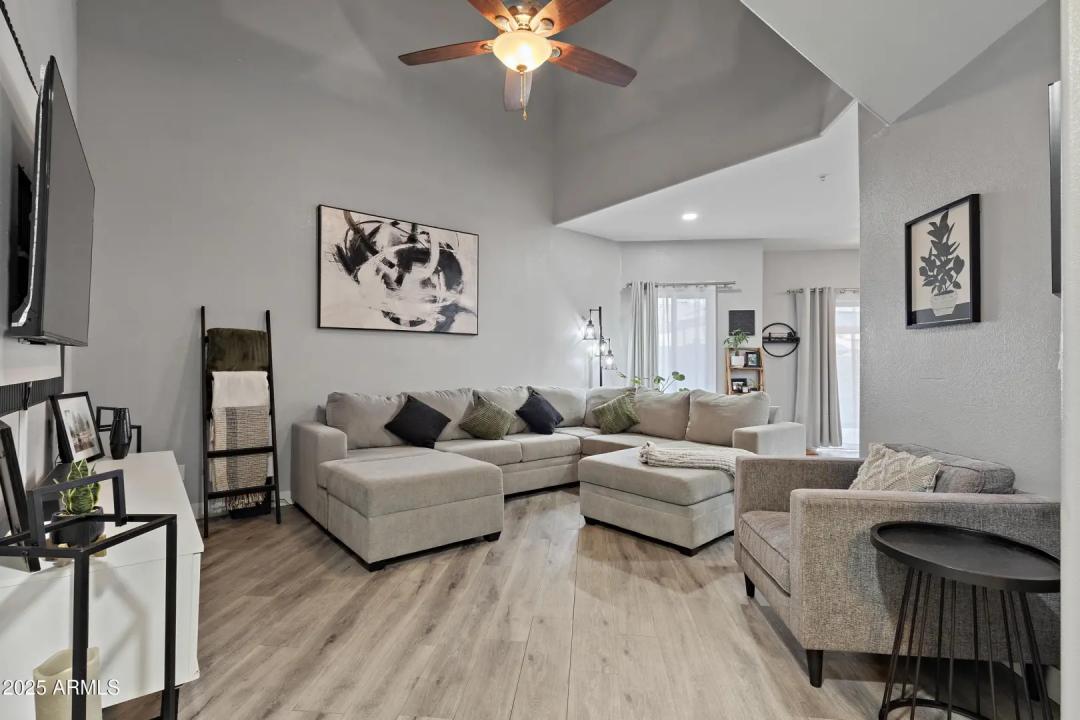 Real Estate Picture 6