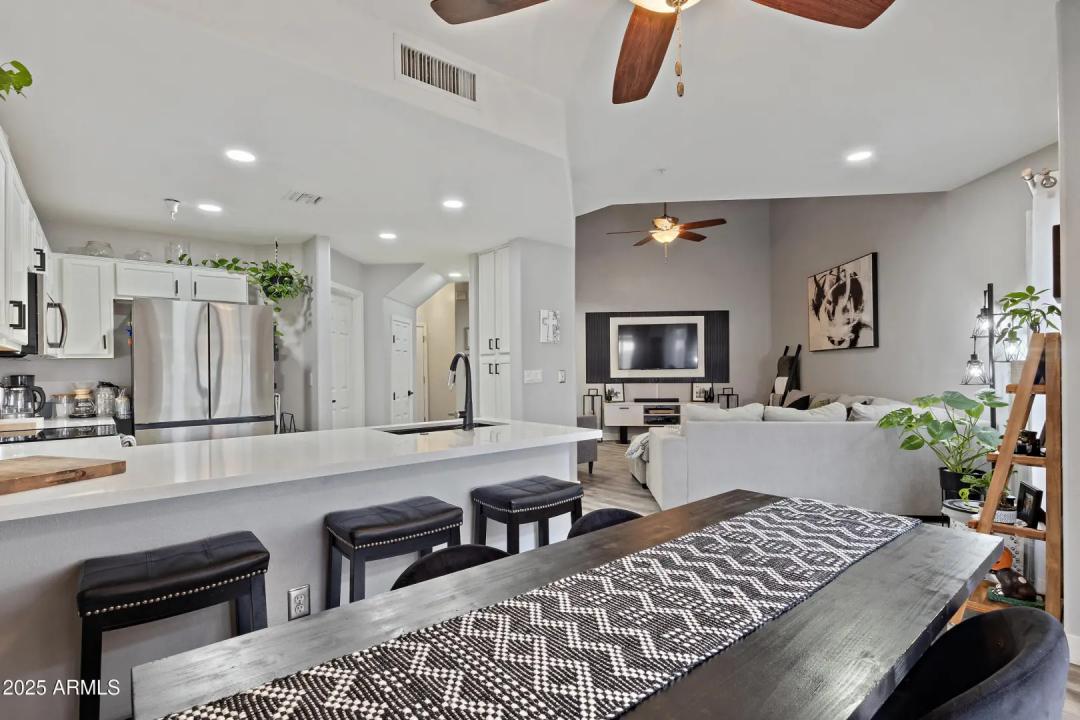 Real Estate Picture 14