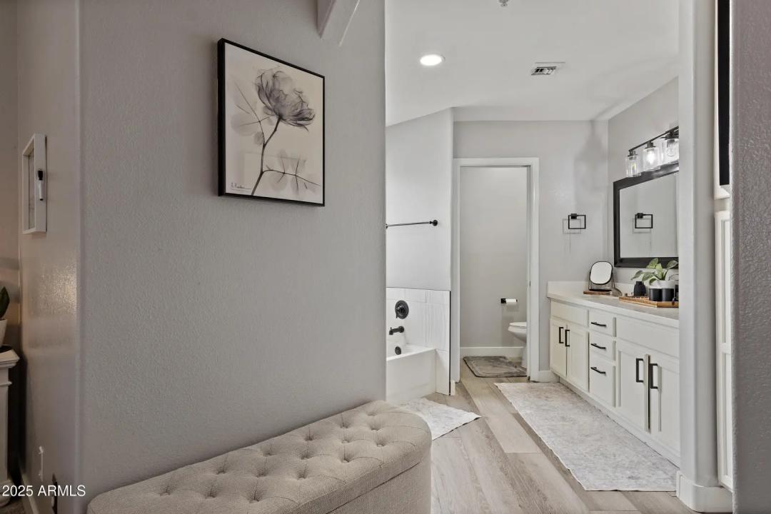 Real Estate Picture 22