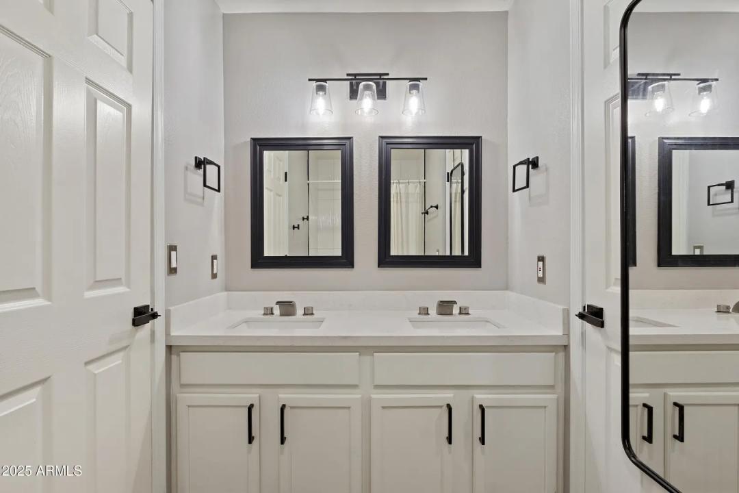 Real Estate Picture 24