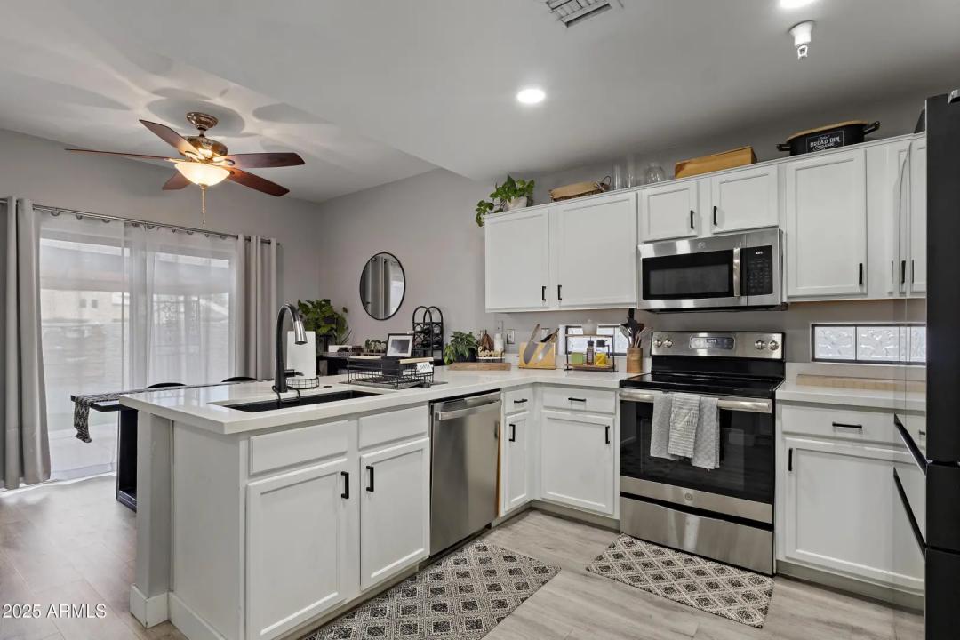 Real Estate Picture 10