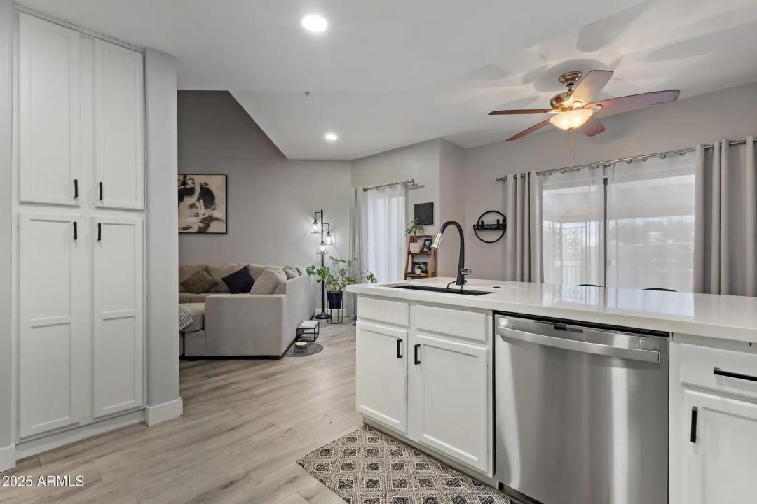 Real Estate Picture 12