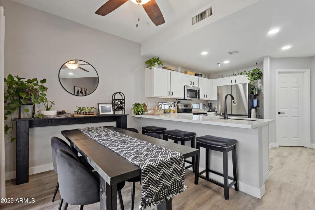 Real Estate Picture 15