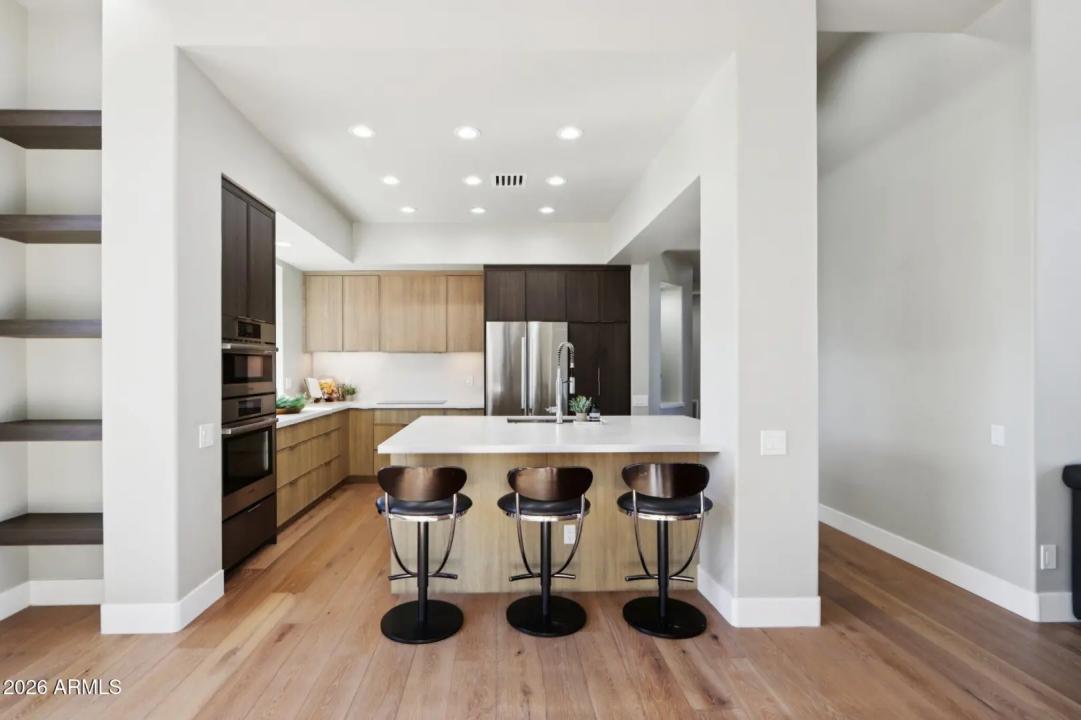 Real Estate Picture 12