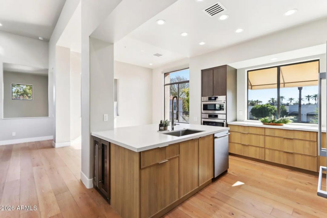 Real Estate Picture 15