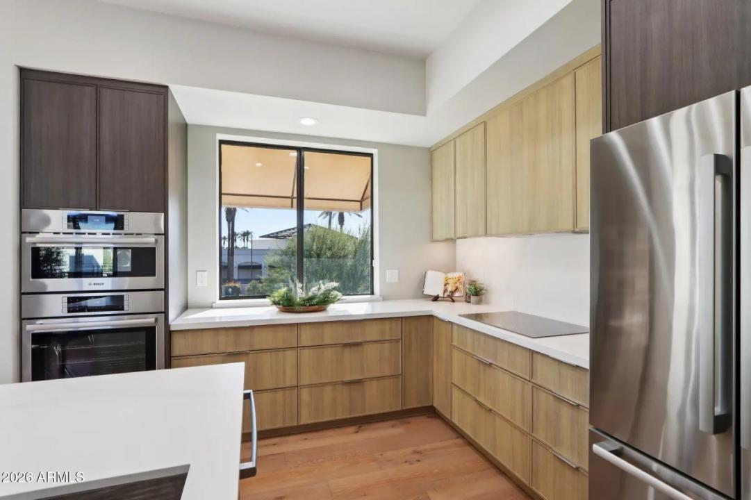 Real Estate Picture 14