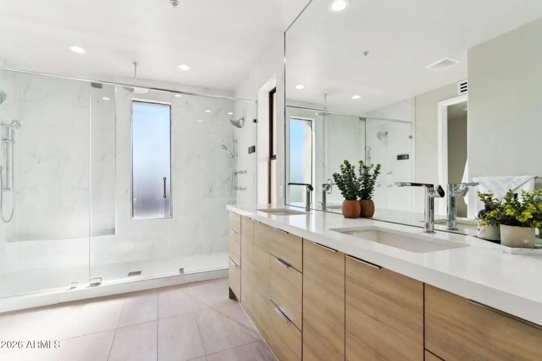 Real Estate Picture 23