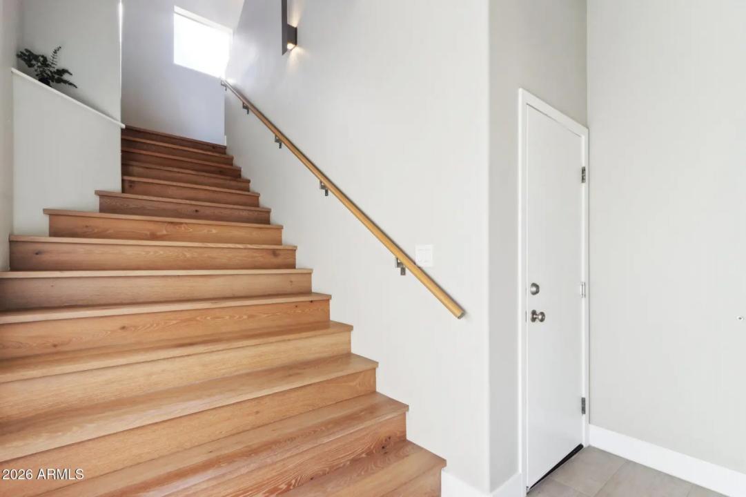 Real Estate Picture 5