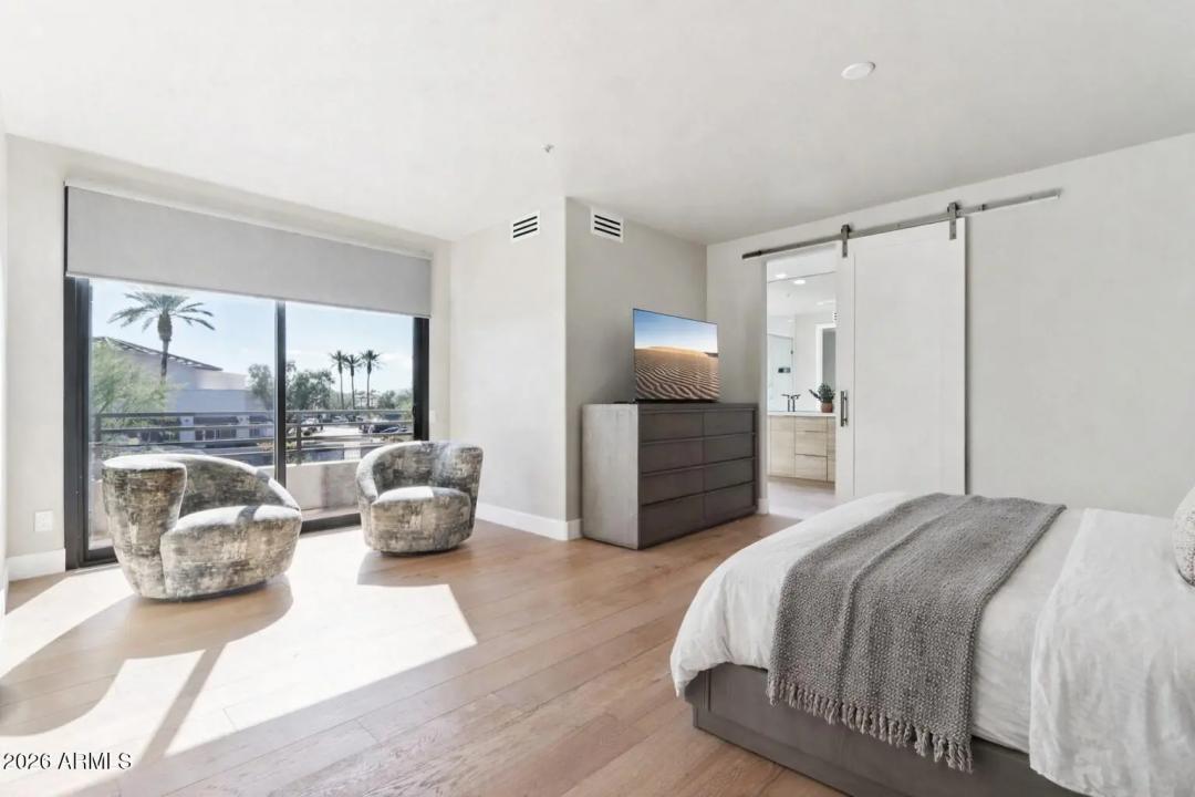 Real Estate Picture 22