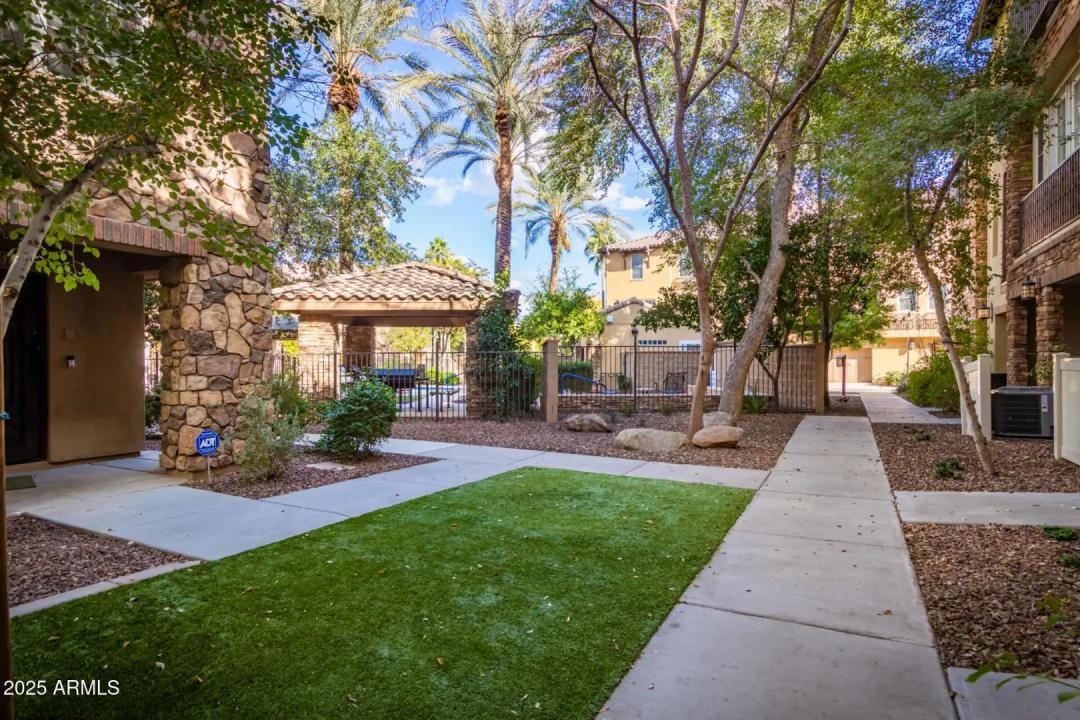 Real Estate Picture 34