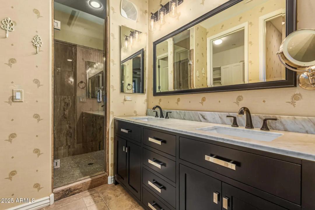 Real Estate Picture 17