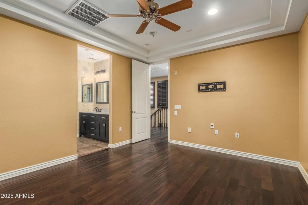 Real Estate Picture 18