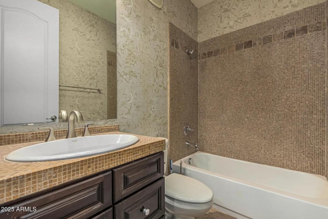 Real Estate Picture 15