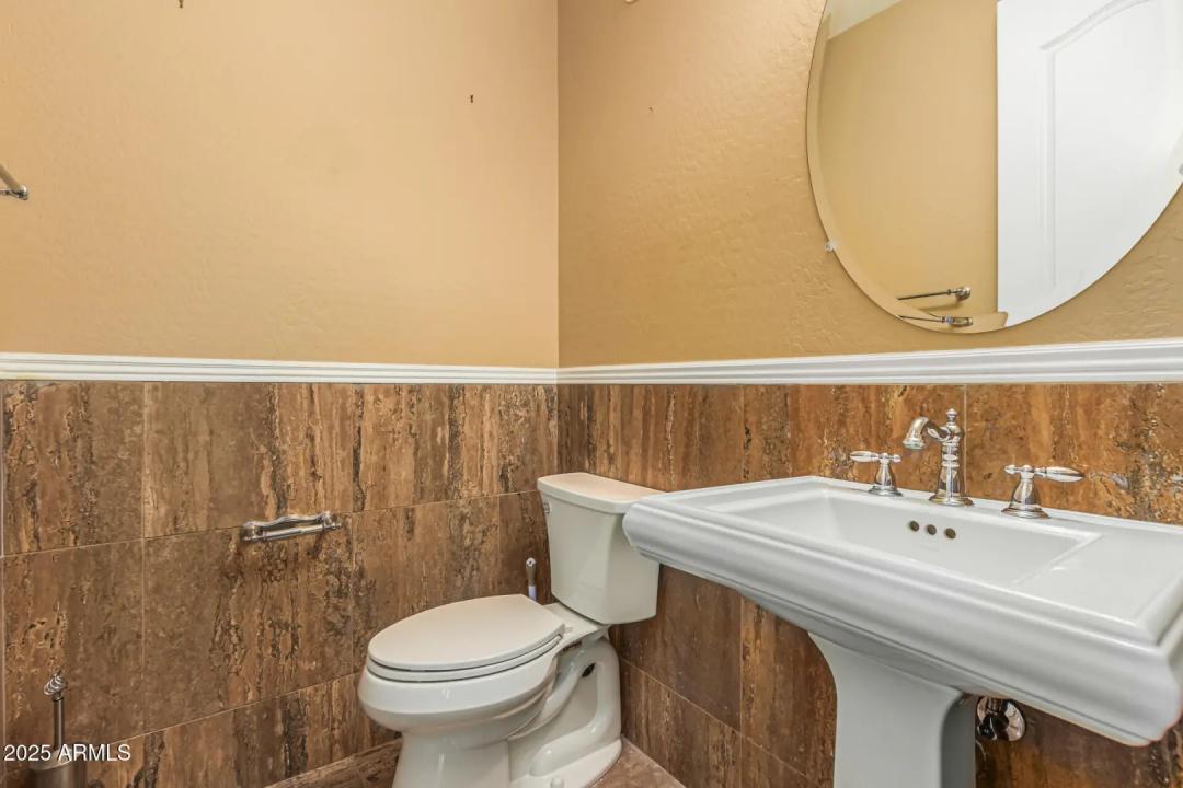 Real Estate Picture 9