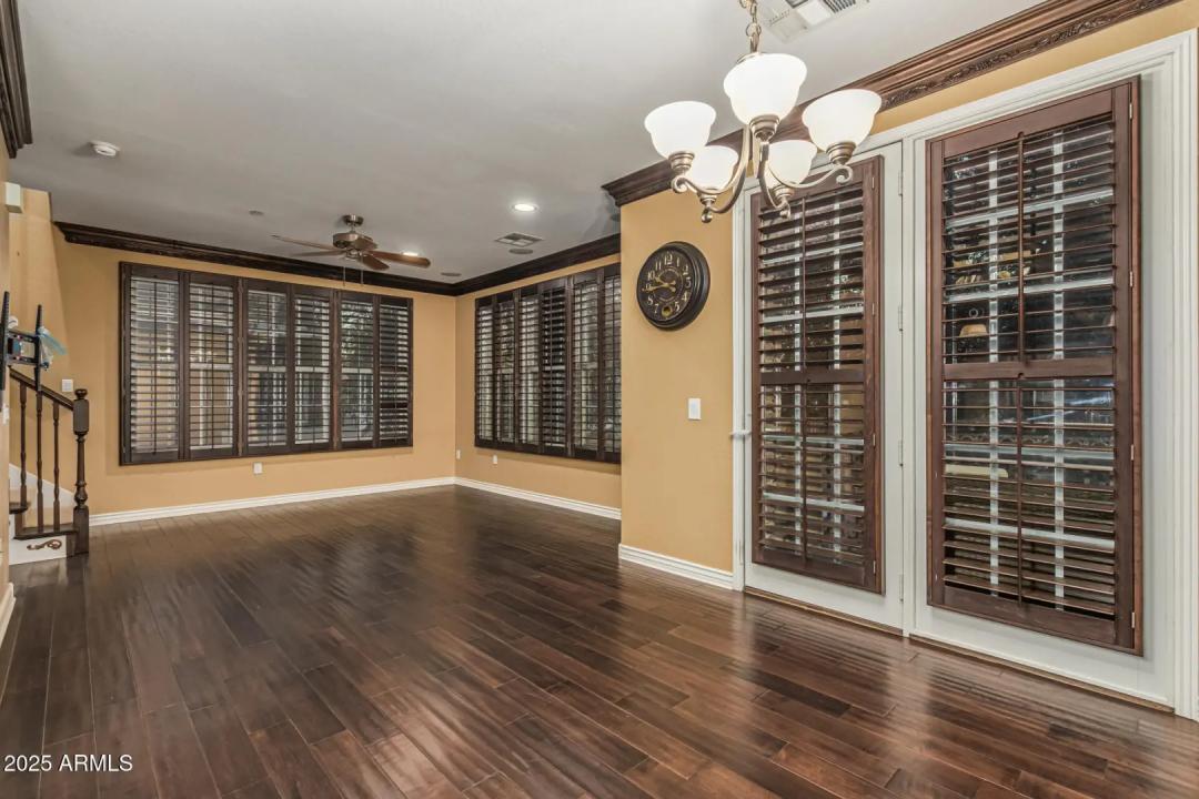 Real Estate Picture 4