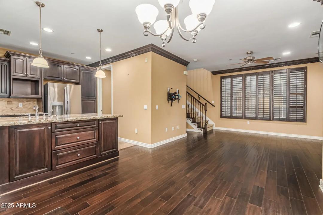 Real Estate Picture 6