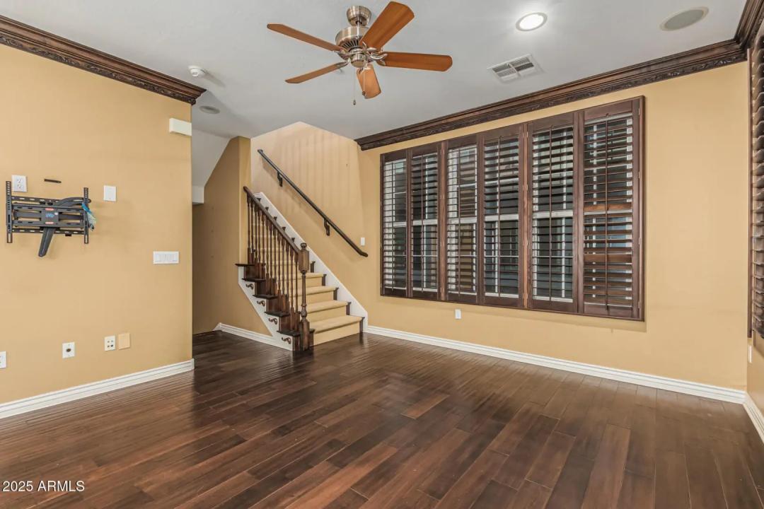 Real Estate Picture 13