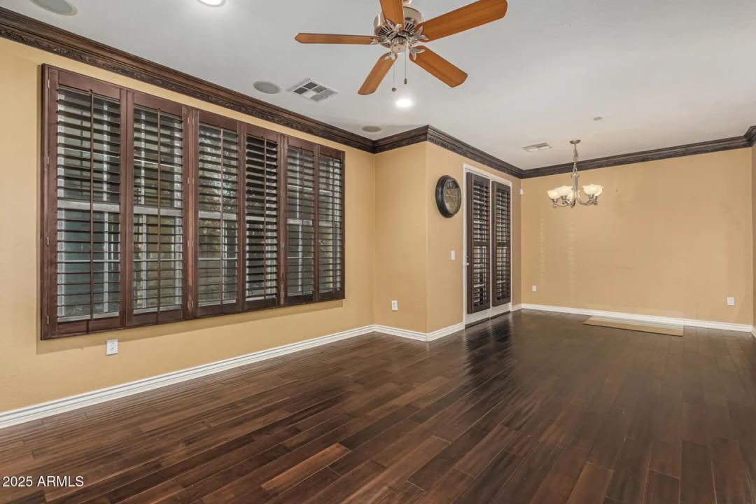 Real Estate Picture 8