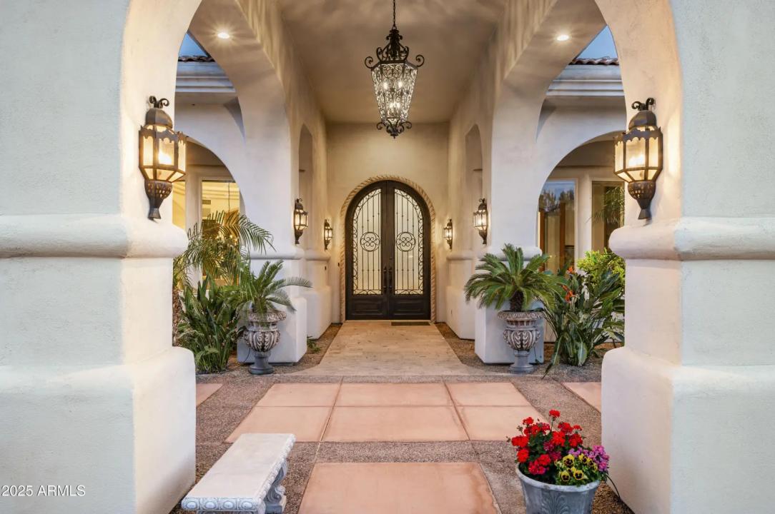 Real Estate Picture 4