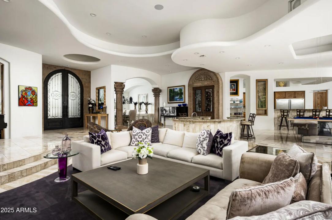 Real Estate Picture 9