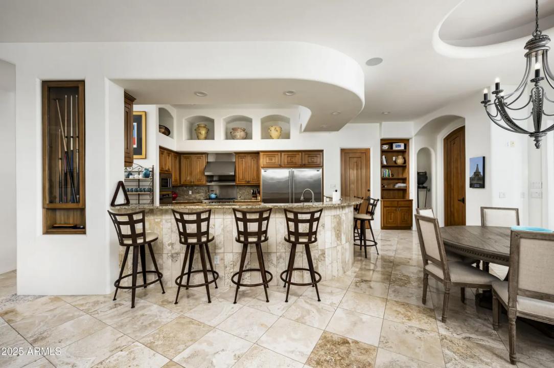 Real Estate Picture 11