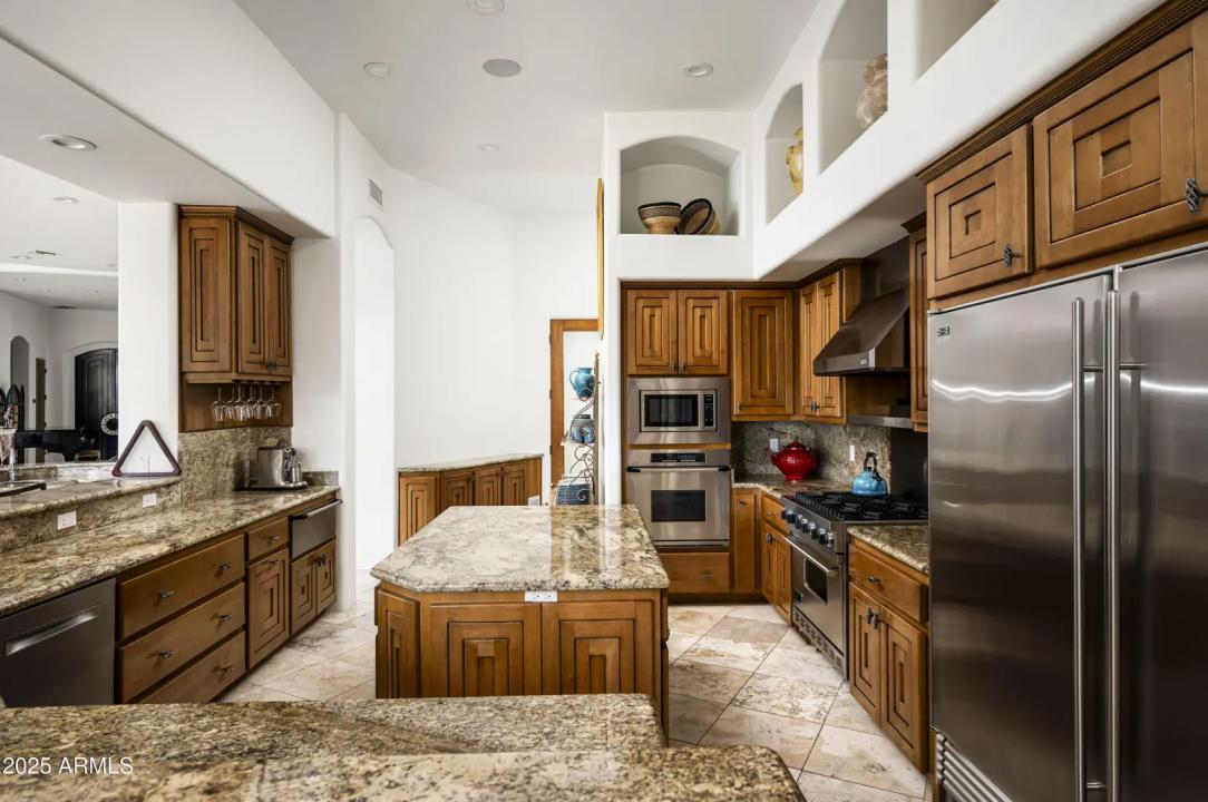 Real Estate Picture 12