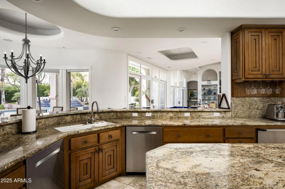 Real Estate Picture 13