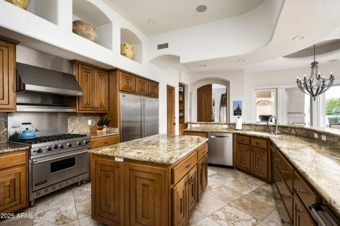 Real Estate Picture 14