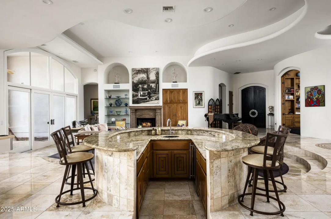 Real Estate Picture 15