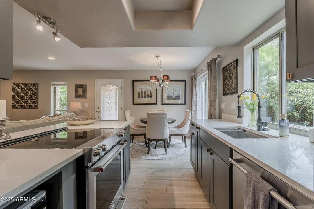 Real Estate Picture 8