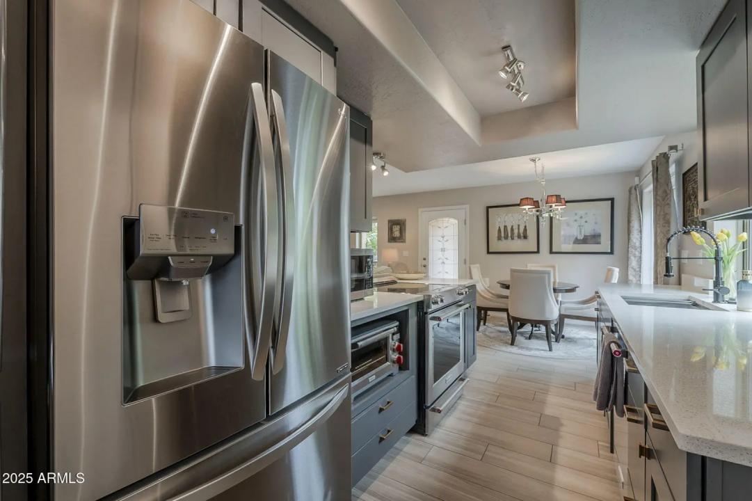 Real Estate Picture 14