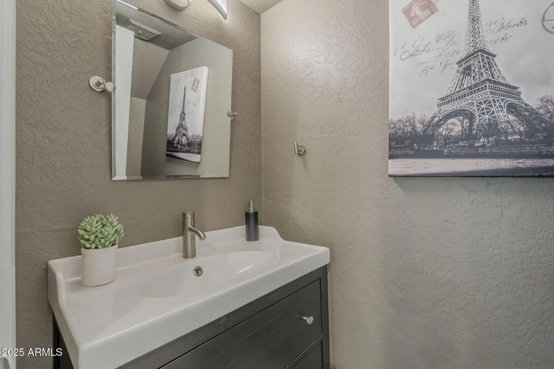 Real Estate Picture 19