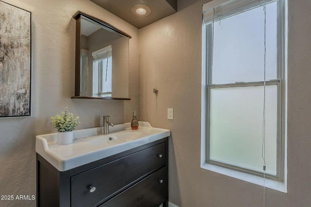 Real Estate Picture 28