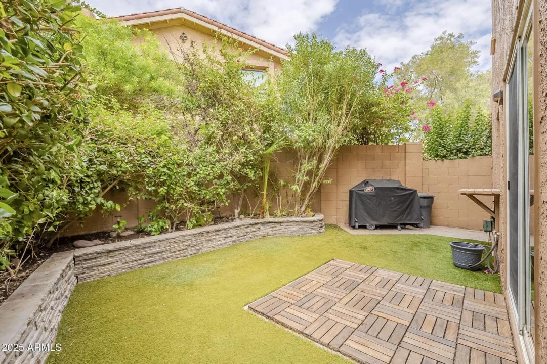 Real Estate Picture 33