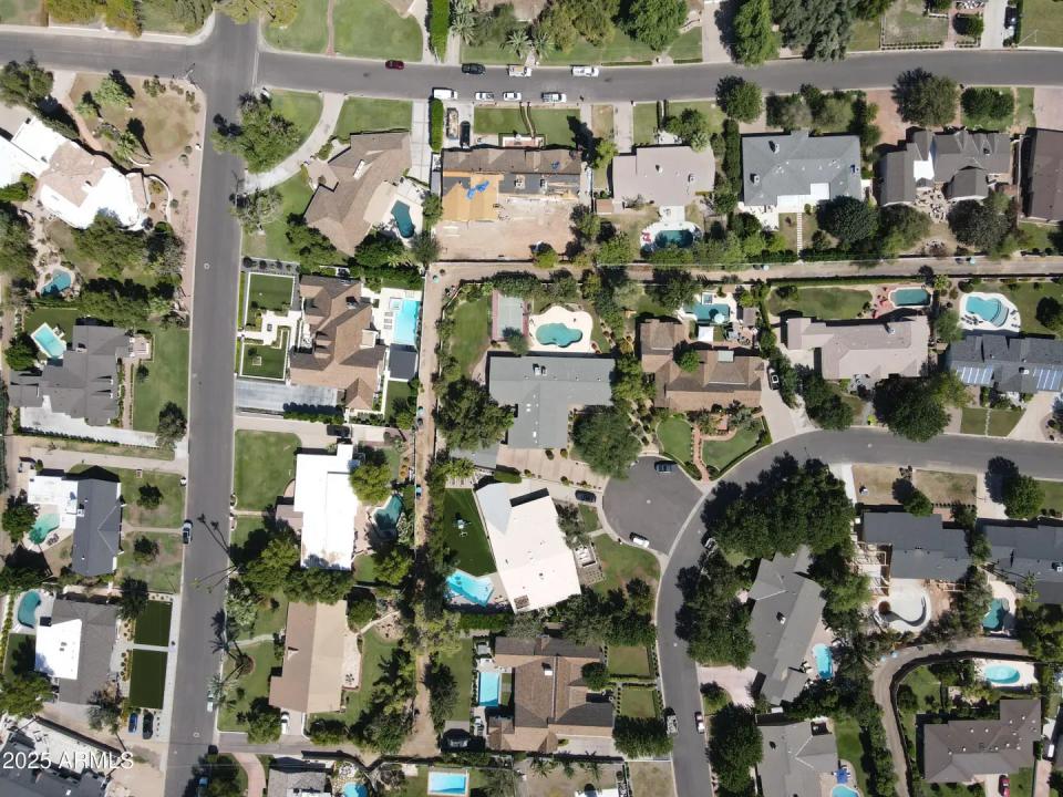 Real Estate Picture 8