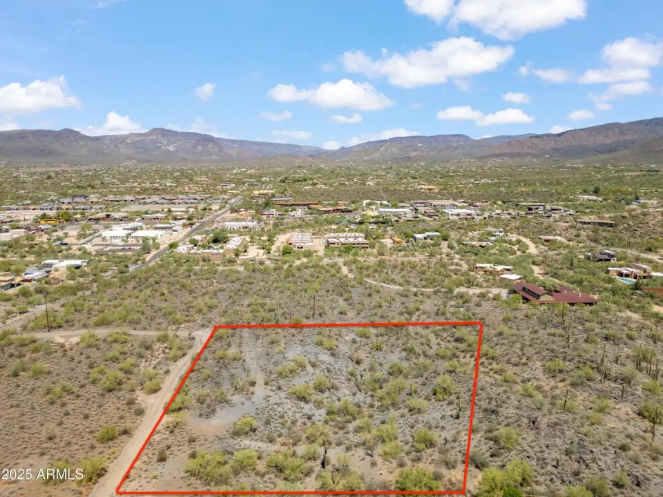 Real Estate Picture 7