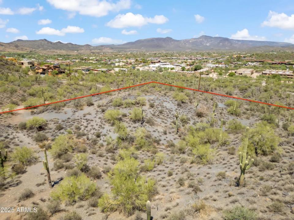 Real Estate Picture 8