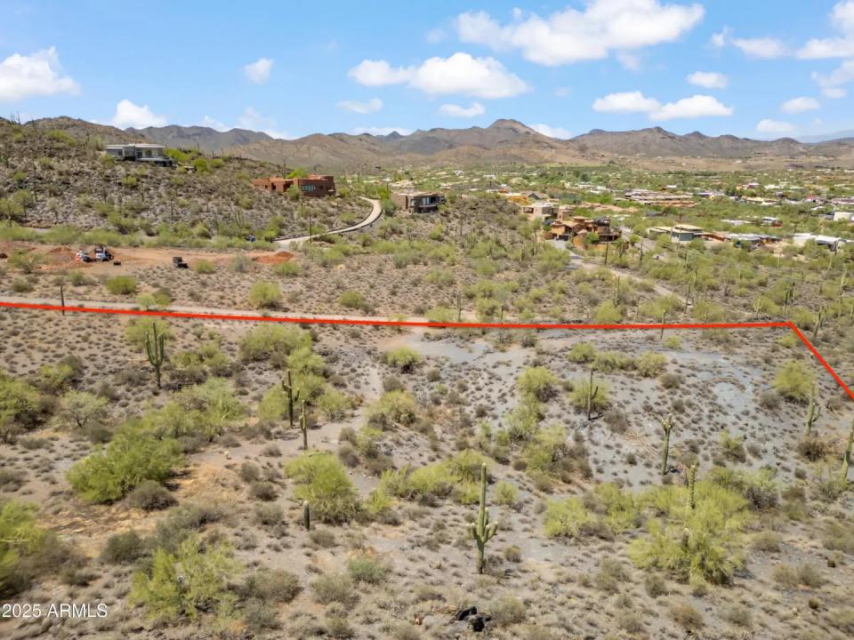 Real Estate Picture 11