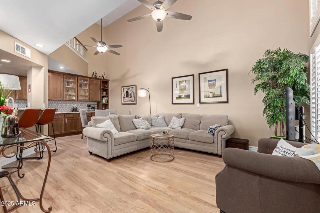 Real Estate Picture 4