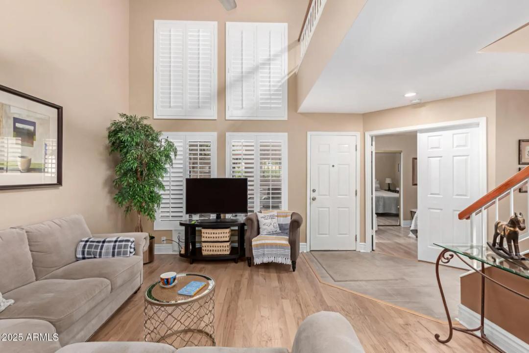 Real Estate Picture 6