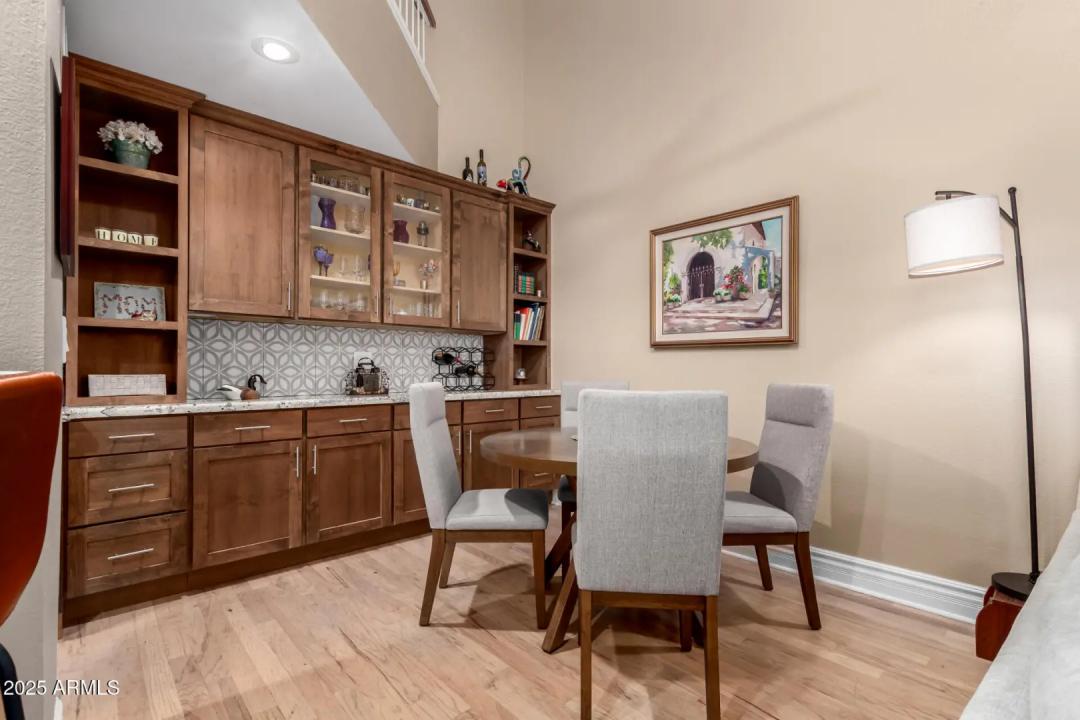 Real Estate Picture 7