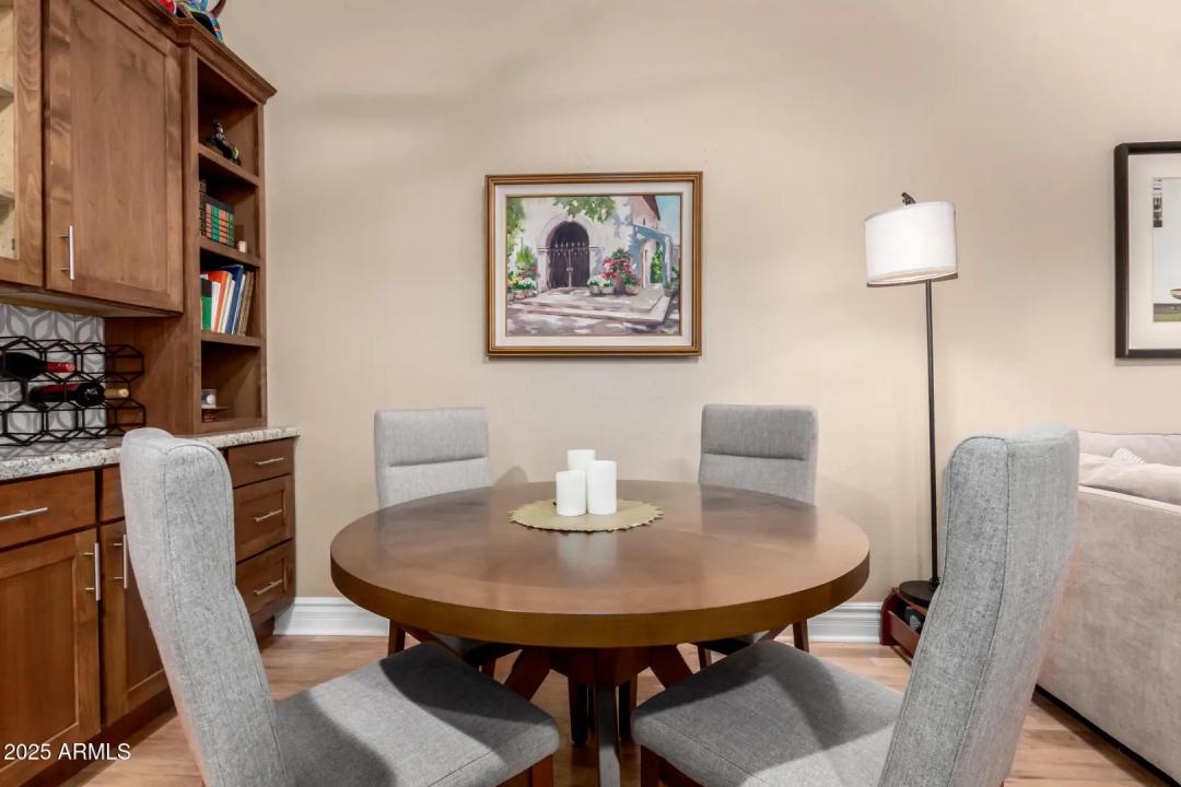 Real Estate Picture 8