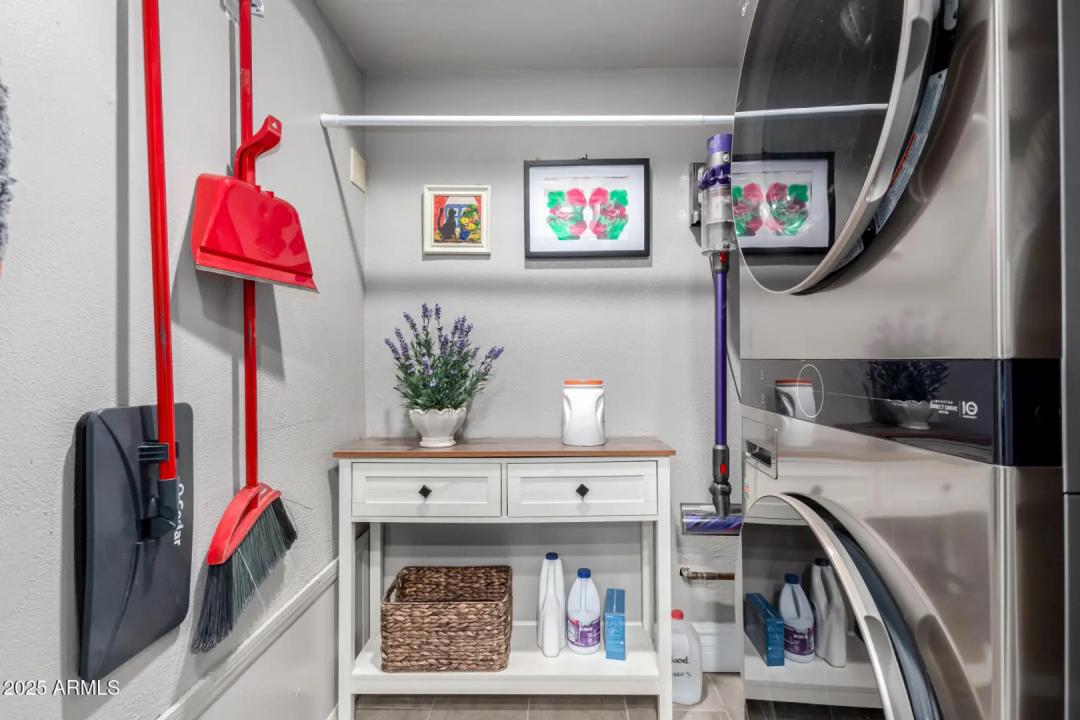 Real Estate Picture 24