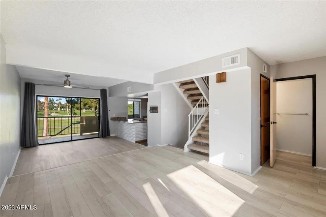 Real Estate Picture 6